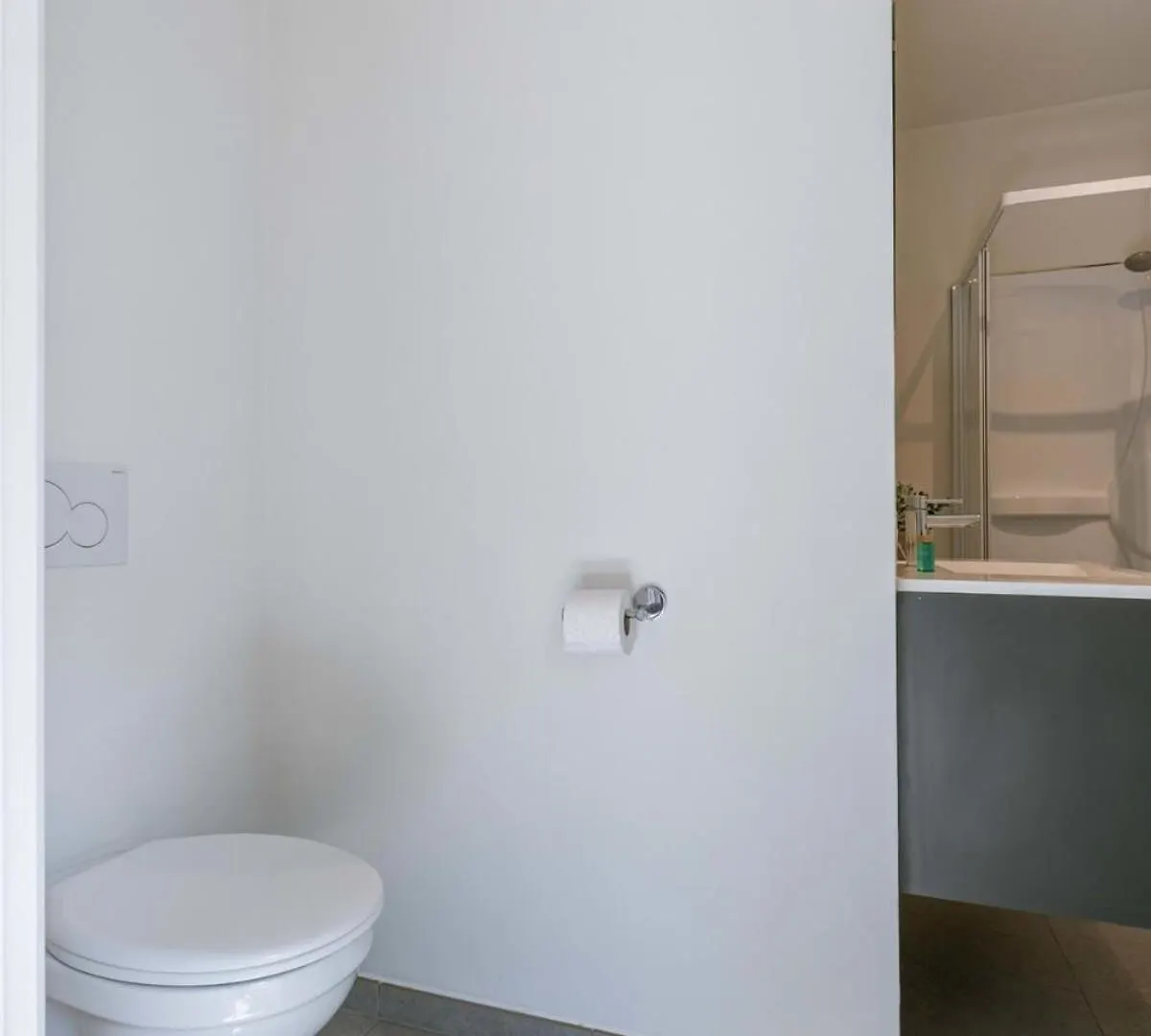 Comfortable Studio With Terrace In Antwerp Apartment